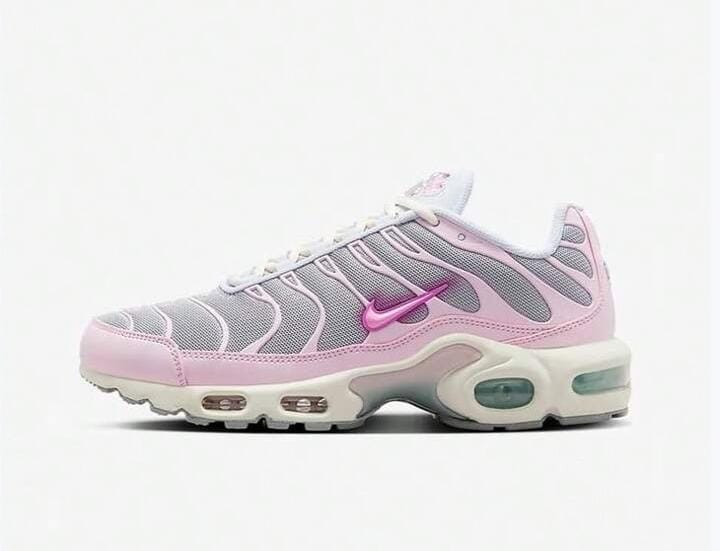 NIKE Women's AIR MAX PLUS